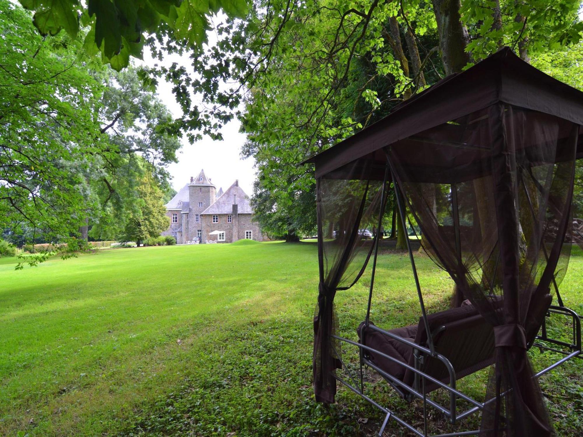 Delightful Castle In Bastogne With Bubble Bath Villa Exterior photo